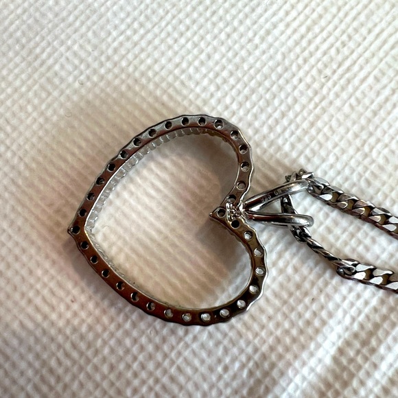 STERLING SILVER AND CZ HEART NECKLACE NWOT - Picture 4 of 6